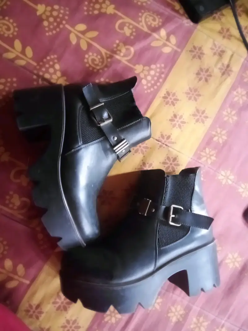 Botines negros con plataforma