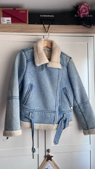Chaqueta de mezclilla con interior peludo - miniatura 1