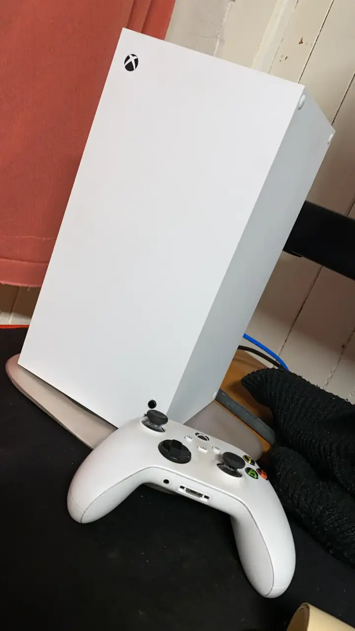 Consola Xbox Series X Digital + Monitor Gaming G27 - 3