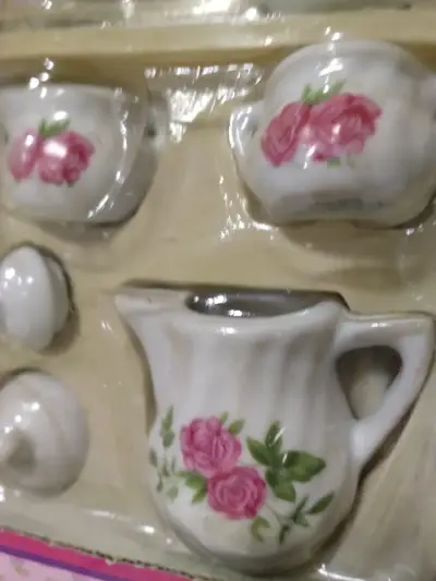 Juego de té de porcelana floral - miniatura 4