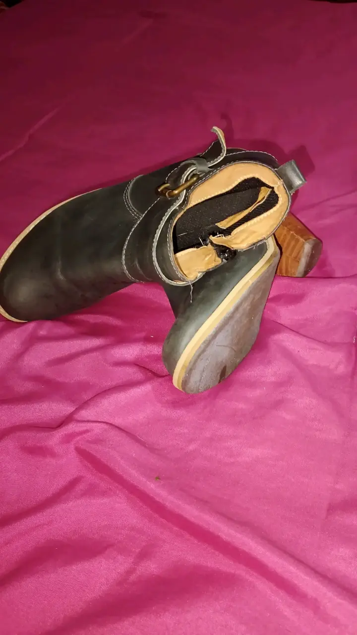 Botines negros de cuero sencillo - 3