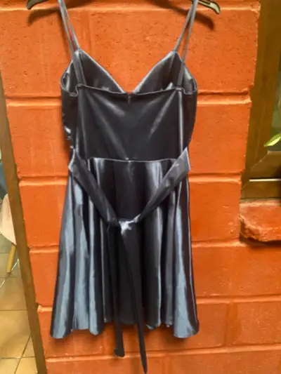 Vestido azul satinado - miniatura 2