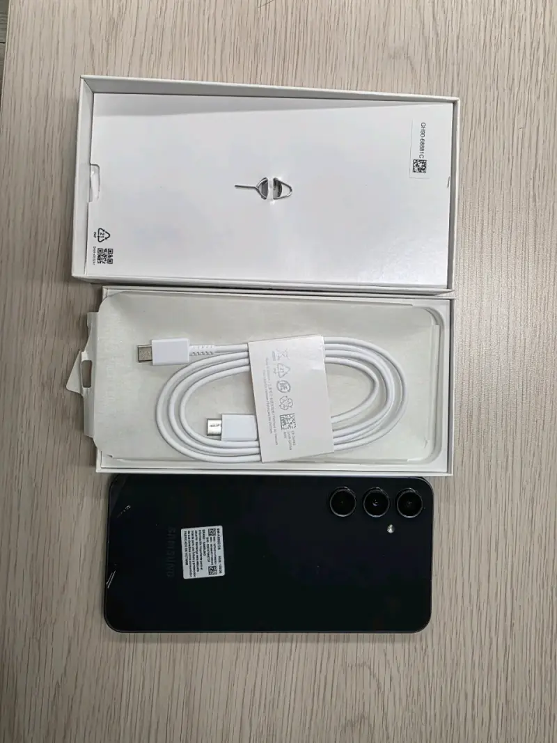 Samsung A55 5g 128 GB con cables y caja - 2