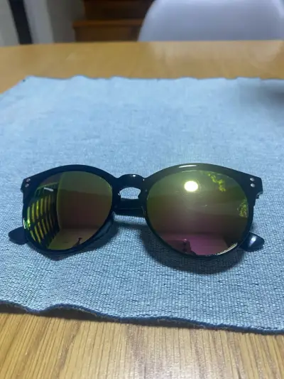 Gafas de sol negras espejo - miniatura 1