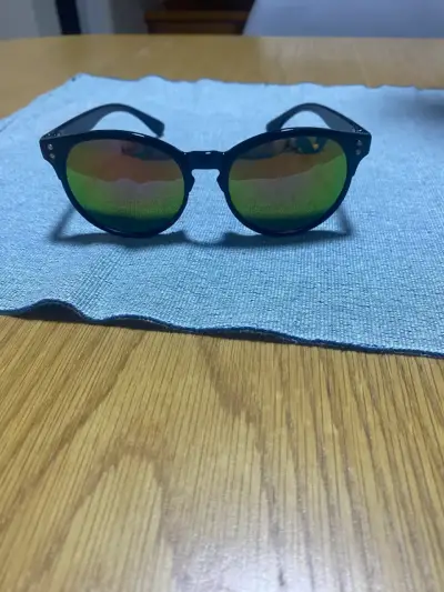 Gafas de sol negras espejo - miniatura 3