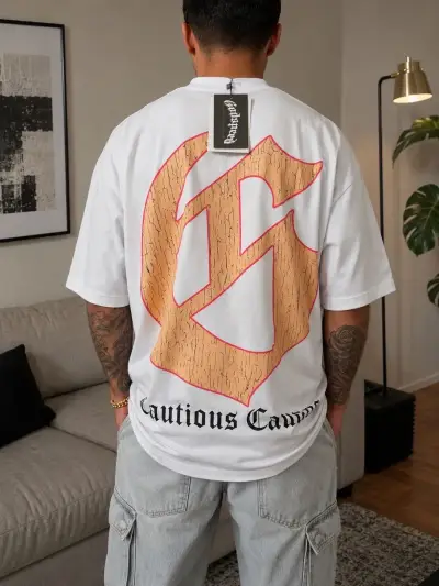 Polera blanca con astronauta - miniatura 2