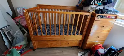Cuna de madera con cajonera - miniatura 6