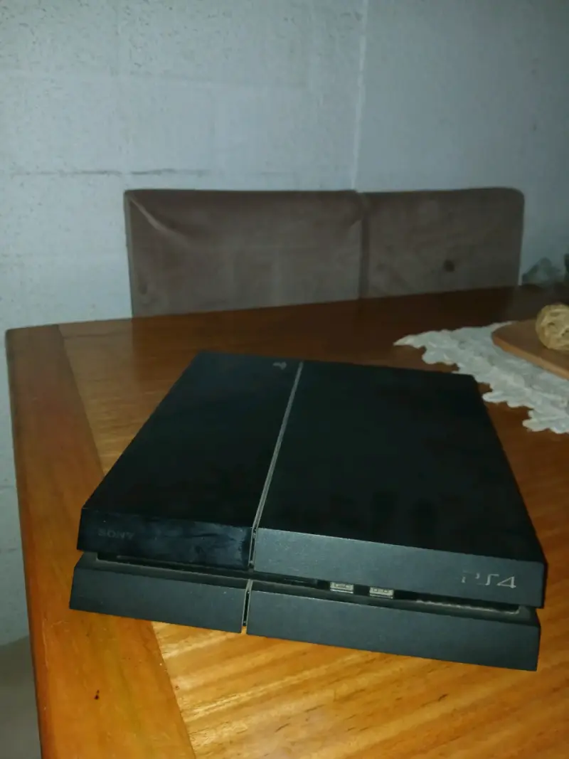 Consola PS4 negra - 2