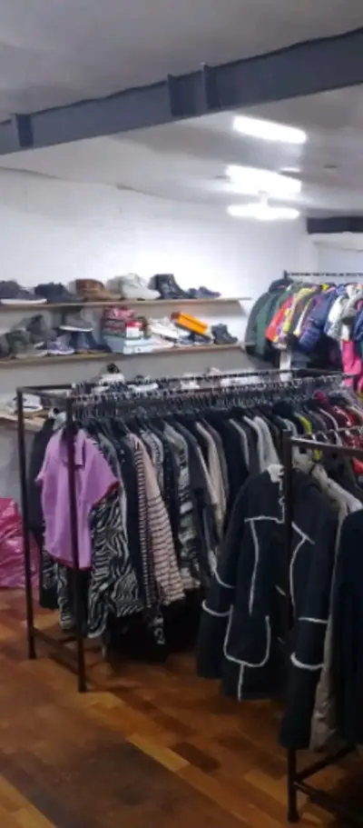 Colgadores para local de ropa - miniatura 1