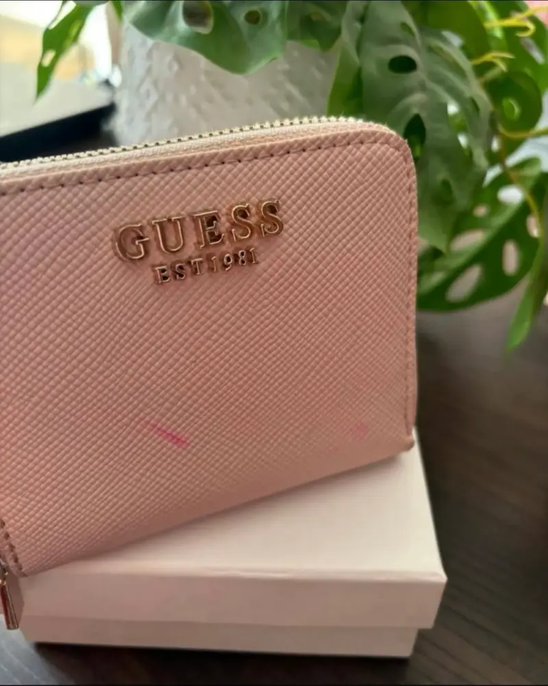 Billetera Guess rosa - 2