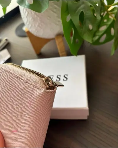 Billetera Guess rosa - miniatura 4