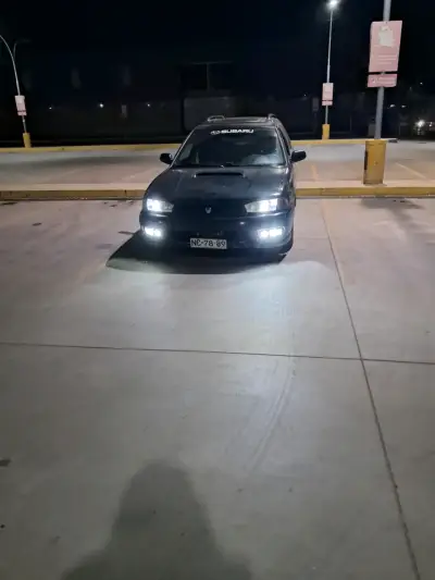 Se vende o permuta Subaru Legacy SW swap wrx 2.0 - miniatura 1