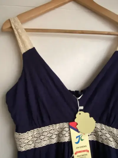 Vestido azul con bordado beige - miniatura 3
