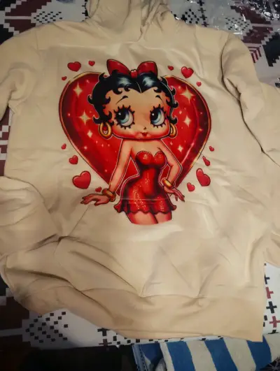 Pijama rosado peludo con diseño - miniatura 5