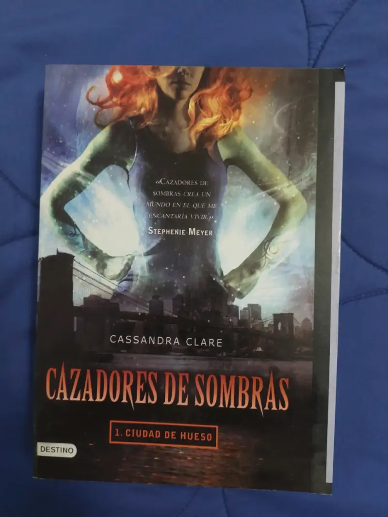 Libro Cazadores de Sombras