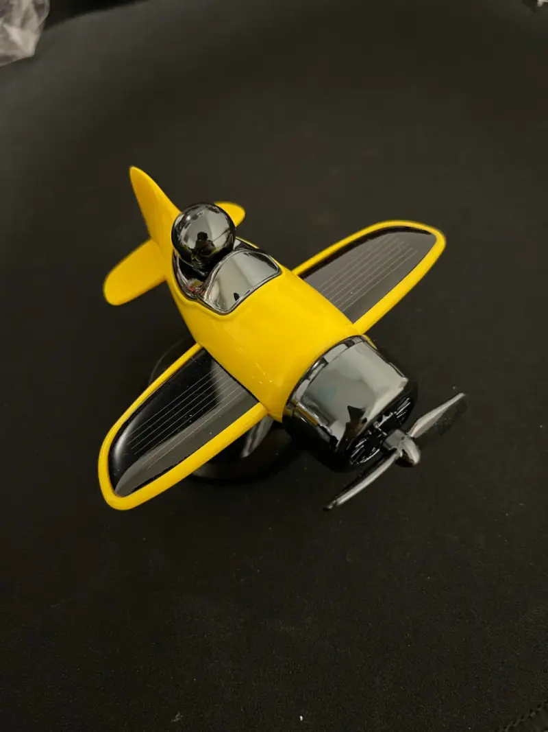Adorno avion para auto - 1