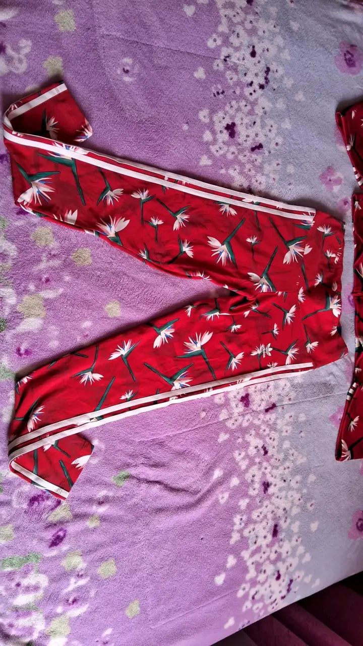 Polera roja ajustada Adidas - 4