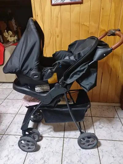 Coche de bebé negro Infanti - miniatura 1