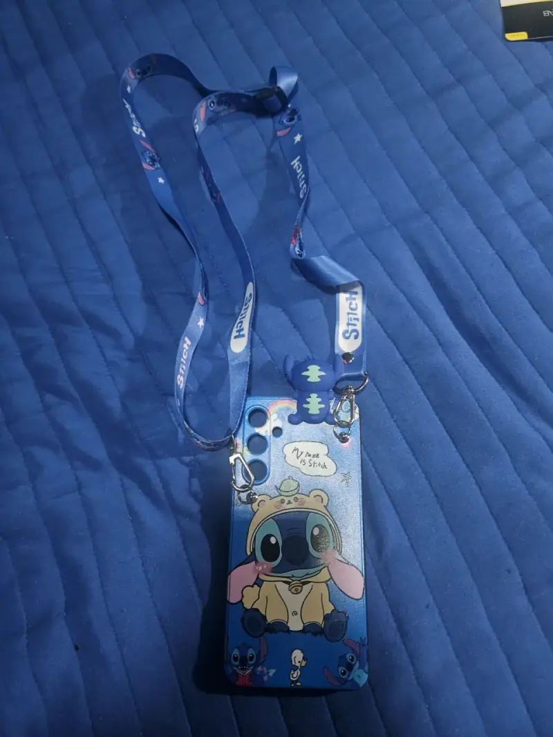 Funda celular Stitch con tira