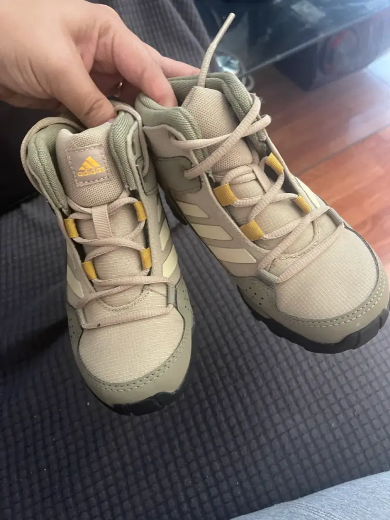 Botines deportivos Adidas beige - 3