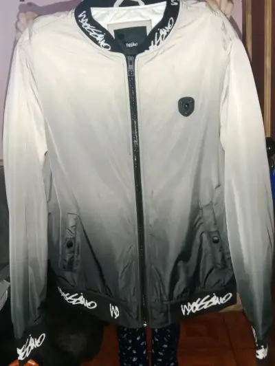 Chaqueta  gris y negra - miniatura 3