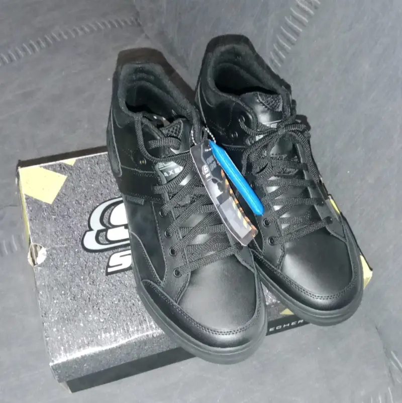 Zapatillas negras Skechers nuevas - 1
