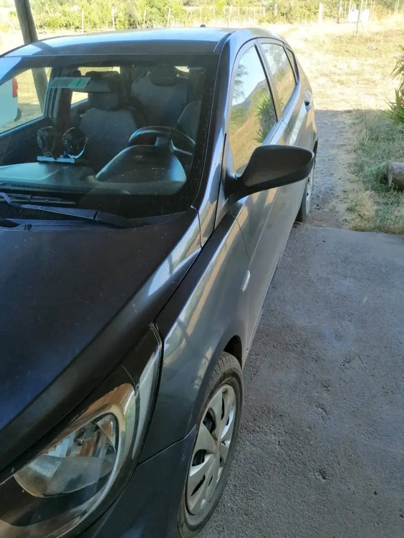 Auto Hyundai usado gris - 3