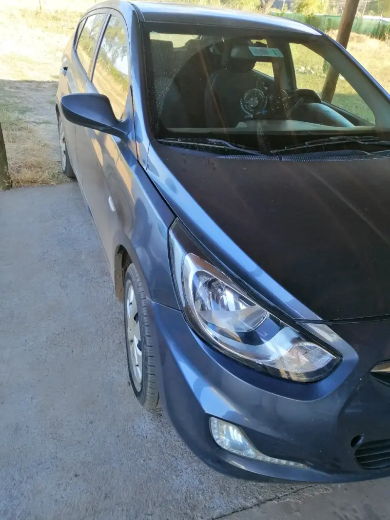 Auto Hyundai usado gris - 4