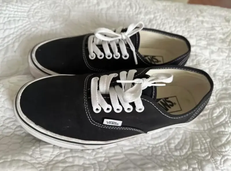 Zapatillas Vans Authentic Negras - 1