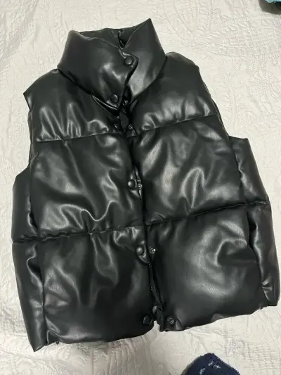 Chaqueta ZARA eco cuero original - miniatura 1