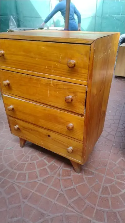 Cómoda de madera con cajones - miniatura 1