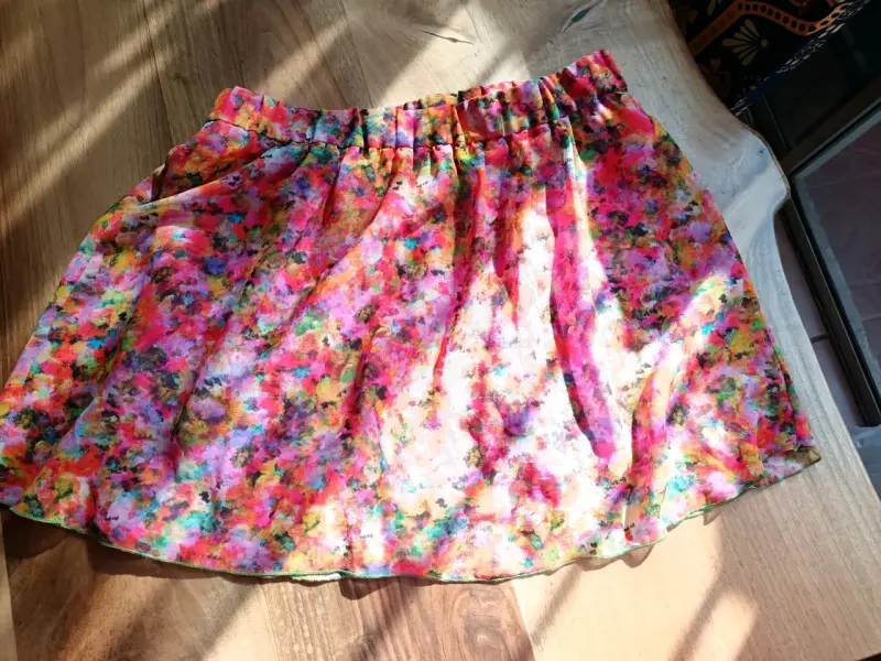 Falda corta floreada - 1