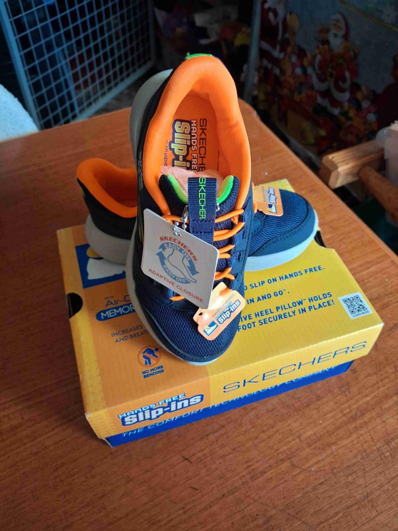 Zapatillas Skechers azul y naranja