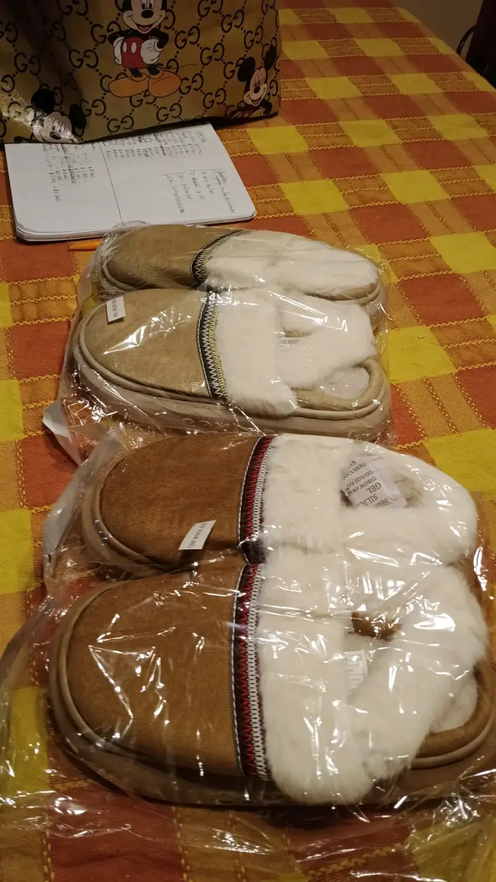 Pantuflas  beige