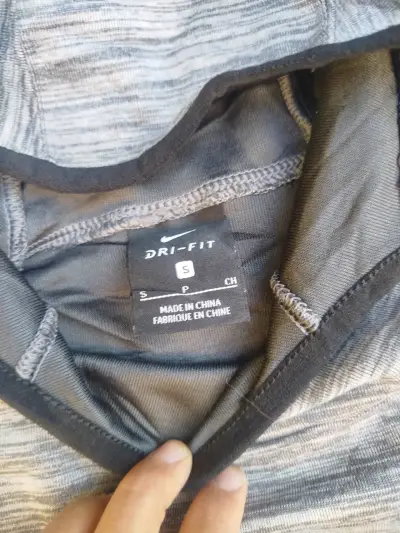 Polerón Nike gris con capucha - miniatura 3