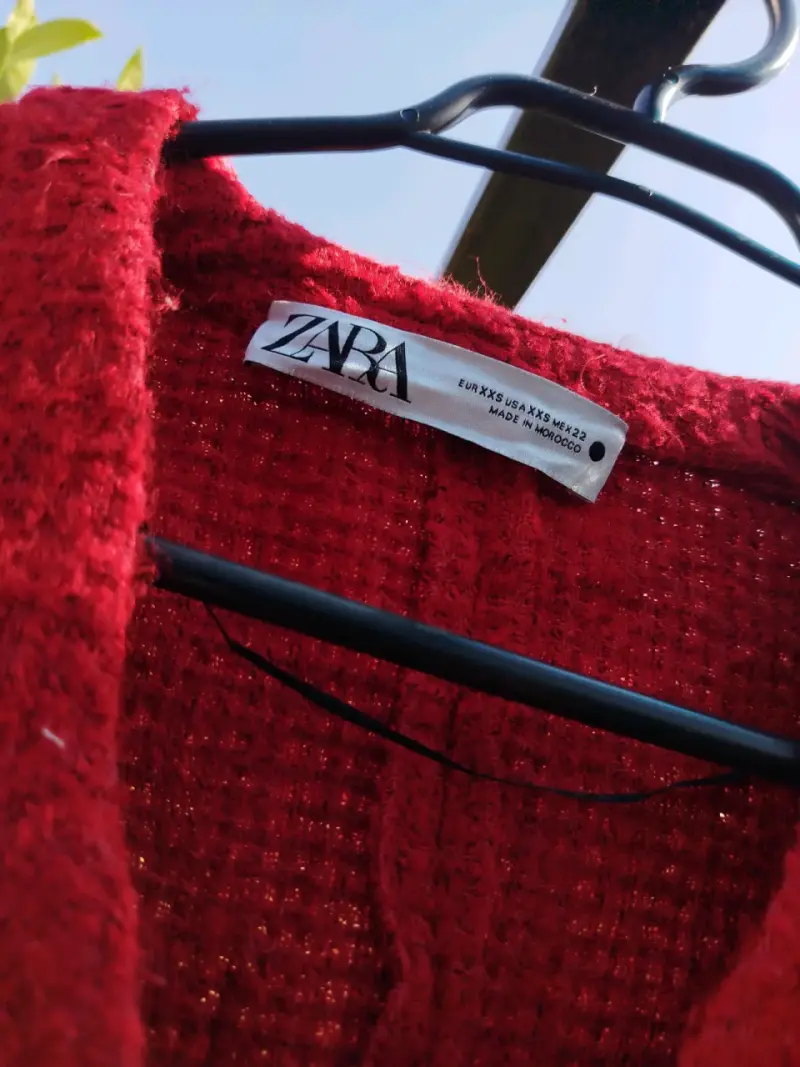 Saco rojo con botones dorados zara - 2