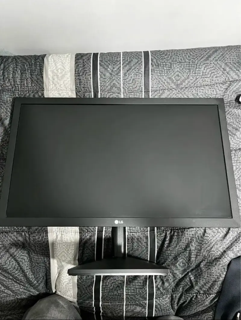 Monitor LG pantalla LED - 1