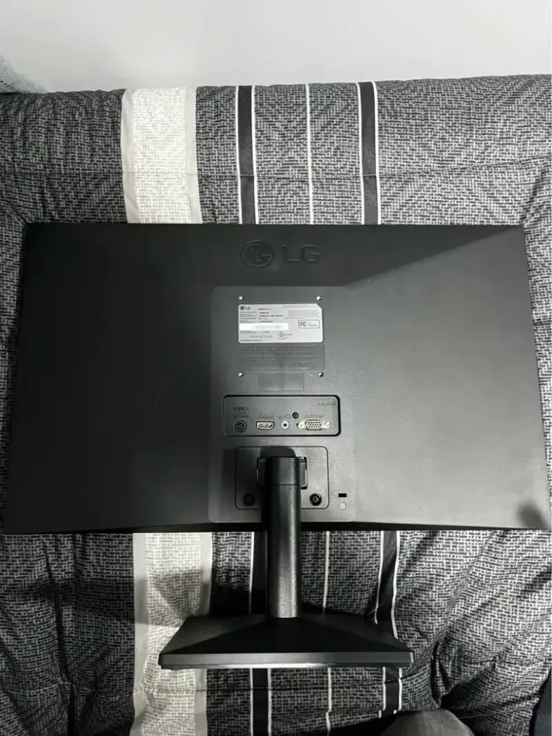 Monitor LG pantalla LED - 2