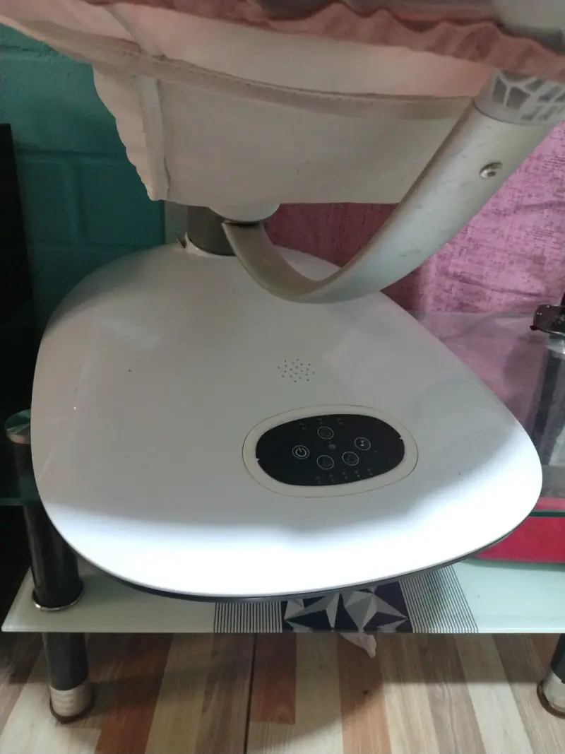 Silla mecedora de bebé rosa - 2