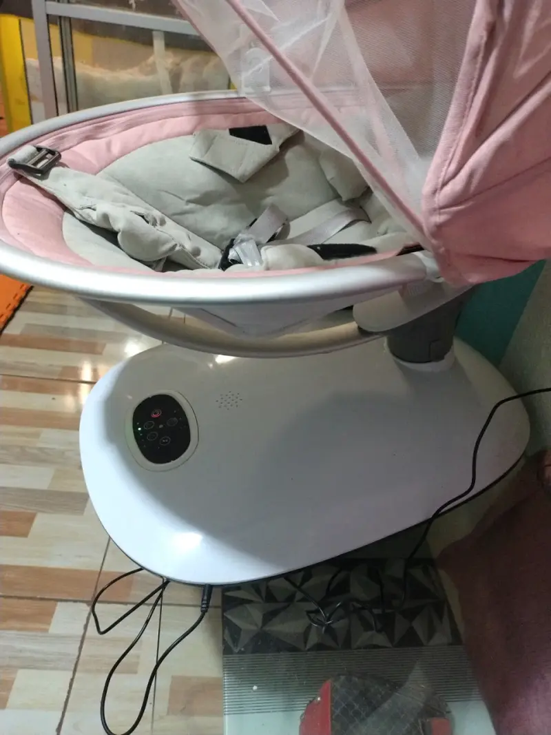 Silla mecedora de bebé rosa - 6