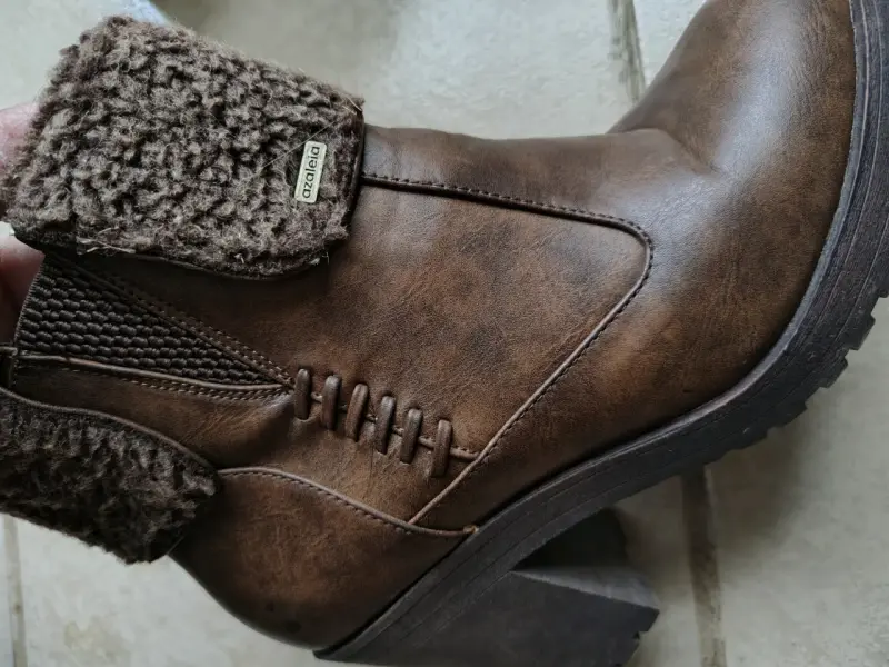 Botines marrones con forro peludo Azaleia - 5