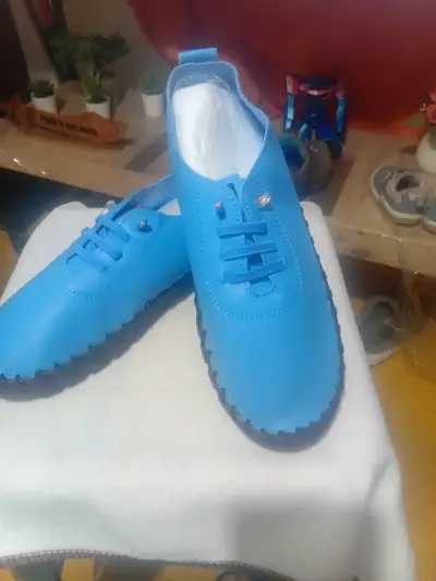 Zapatos deportivos azules - miniatura 1