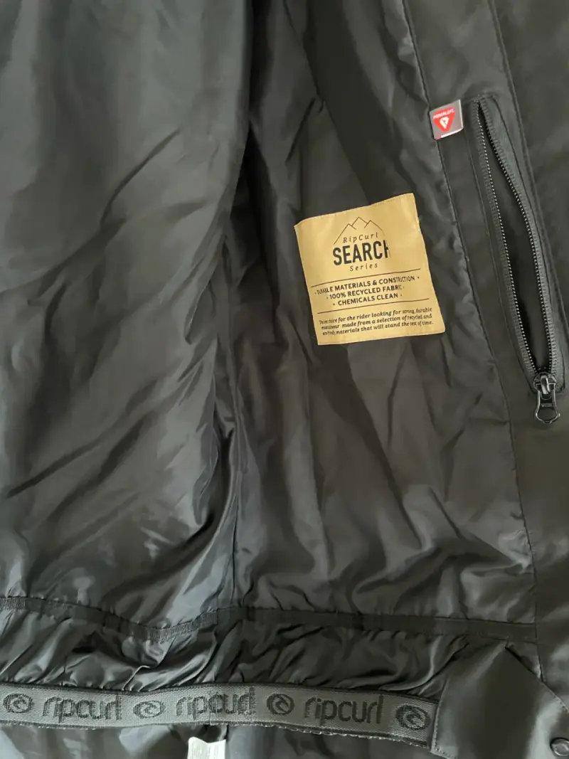 Chaqueta impermeable negra - 4
