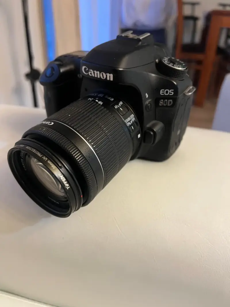 Cámara Canon EOS 80D con 2 lentes - 1