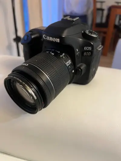 Cámara Canon EOS 80D con 2 lentes - miniatura 1