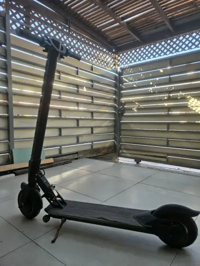 Scooter eléctrico usado - miniatura 2
