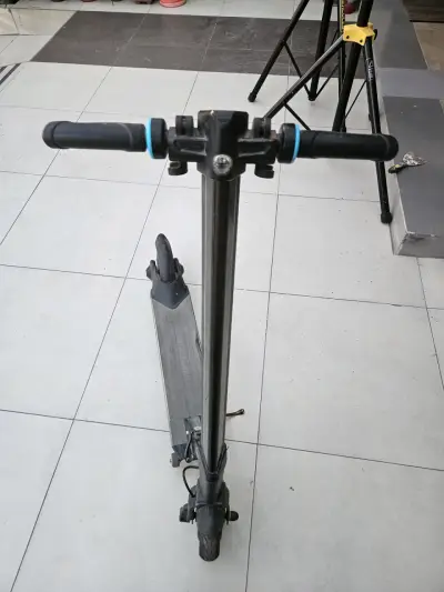Scooter eléctrico usado - miniatura 3