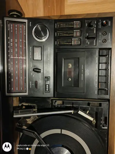 Tocadiscos retro con radio - miniatura 3