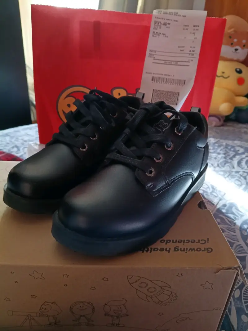 Zapatos escolares negros nuevos - 1
