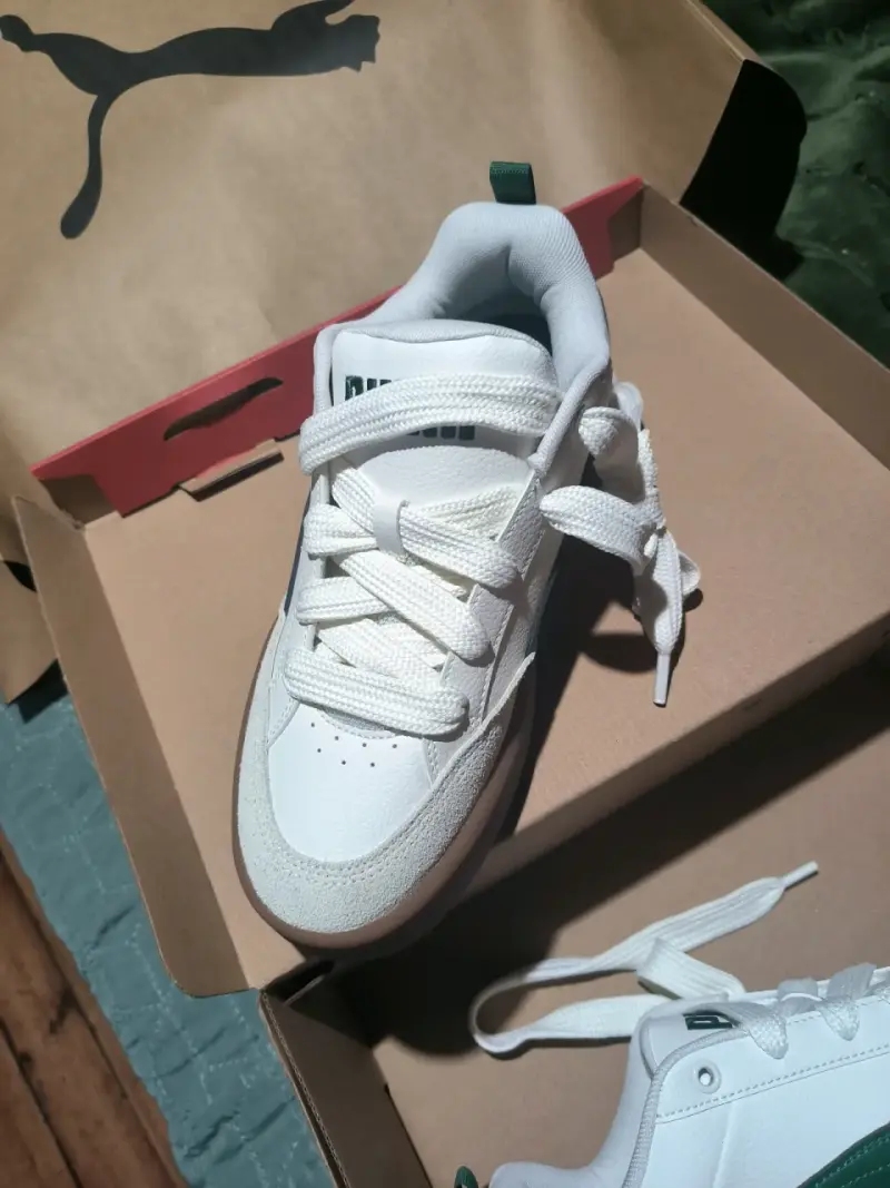 Zapatillas blancas y verdes Puma - 2